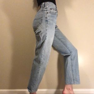 Vintage Lee Mom Jeans, High-Waisted Light Blue